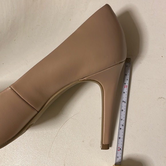 Christian Soriano for Payless nude pointed pumps - Picture 9 of 9